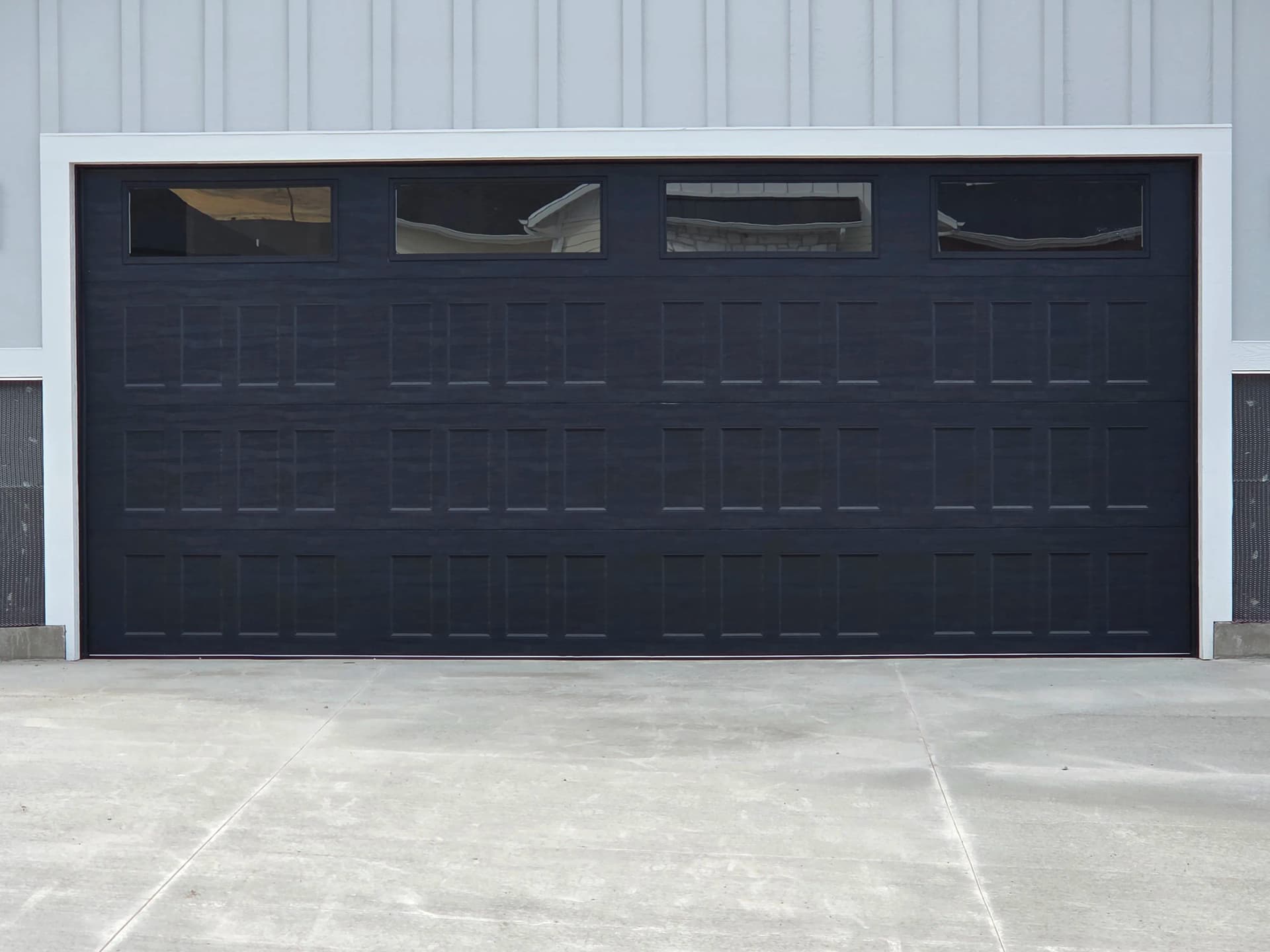 Gallery photos for Black Bridgeport Narrow Panel Doors That Nail the Curb Appeal: Image #1