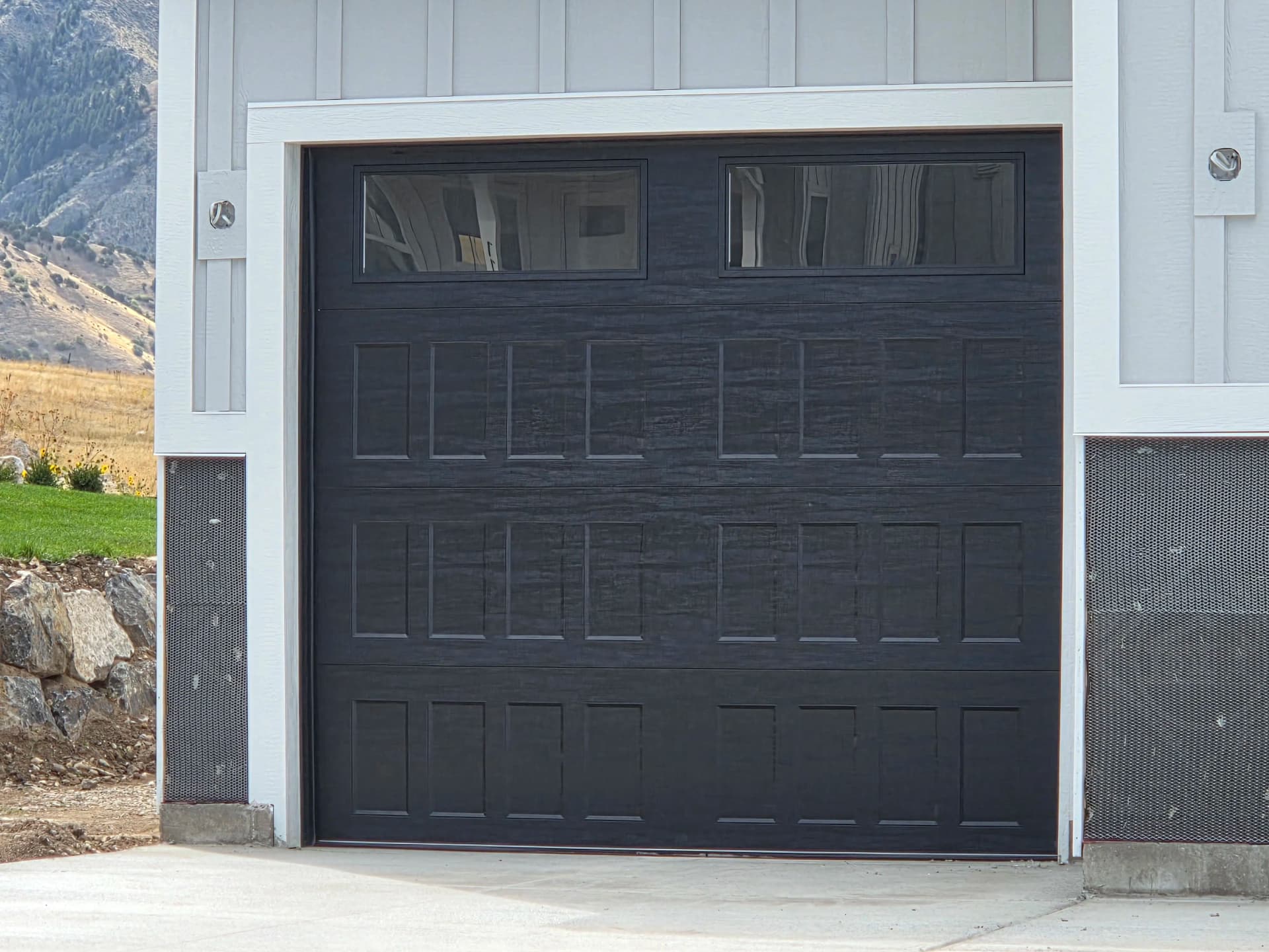 Gallery photos for Black Bridgeport Narrow Panel Doors That Nail the Curb Appeal: Image #2